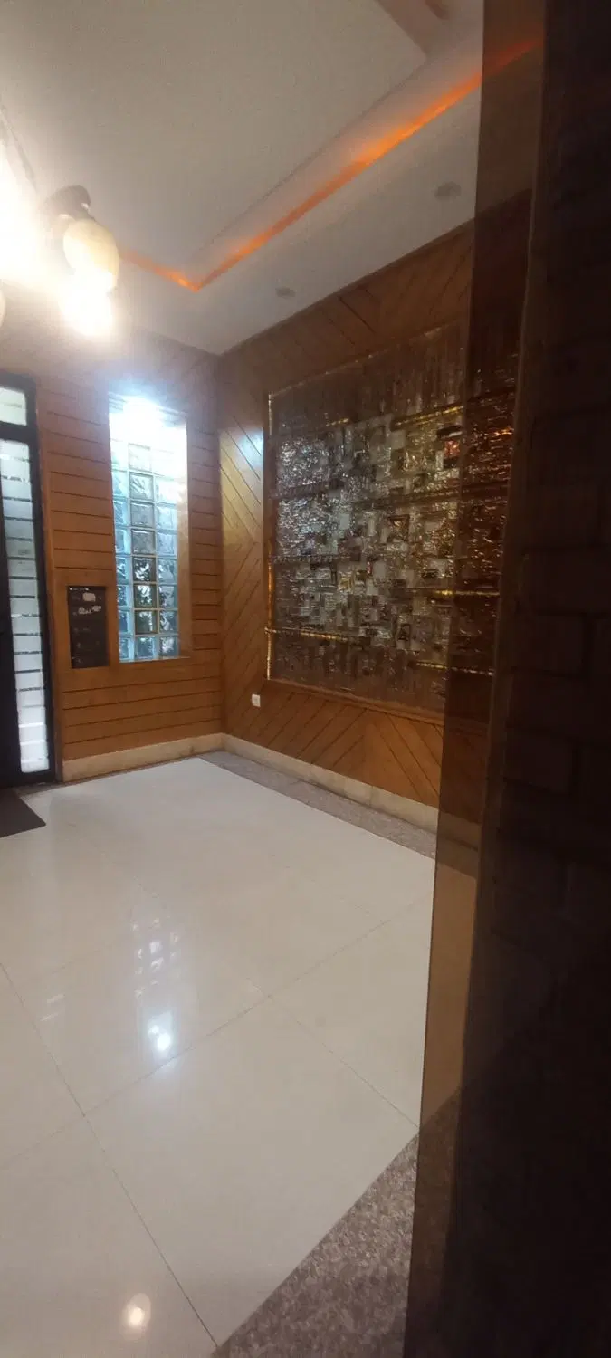 ۱۲۷متر سه خواب تاپ لوکیشن  درخورتحسین