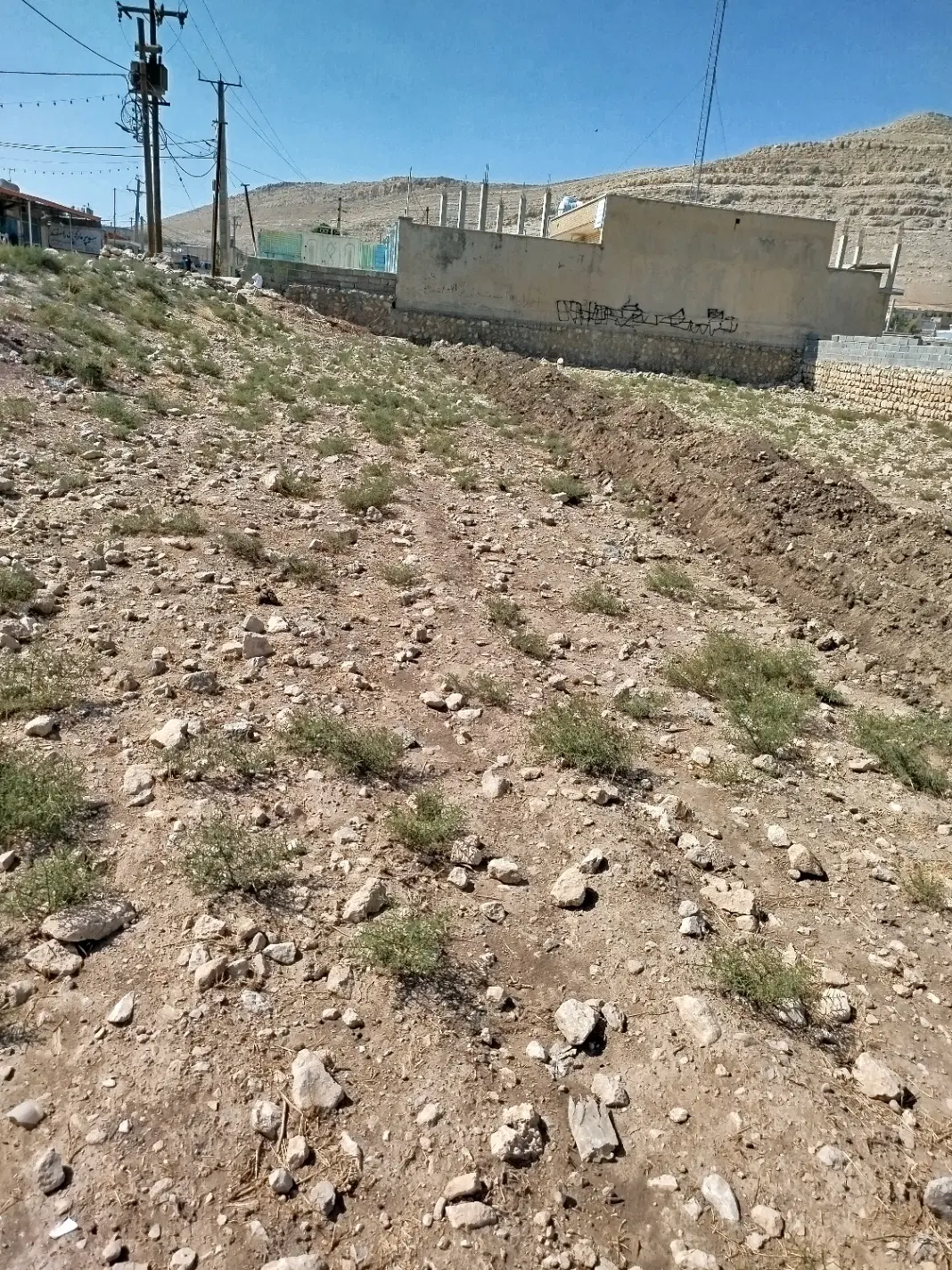 یک قطعه زمین به متراژ 180متر