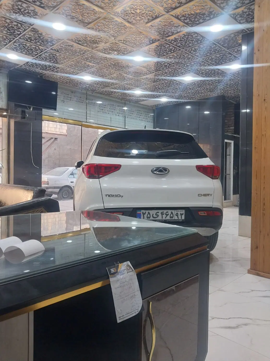 مغازه ۹۰ متری مناسب سرمایه گذاری