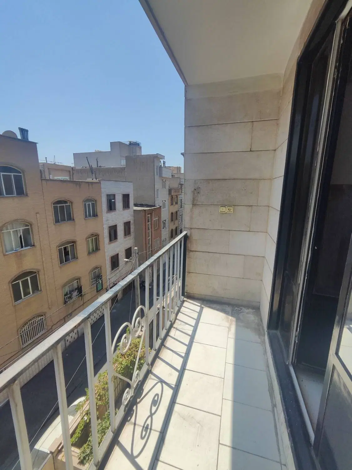 ۶۰ متر، پارکینگ سندی، انباری، باغ خزانه