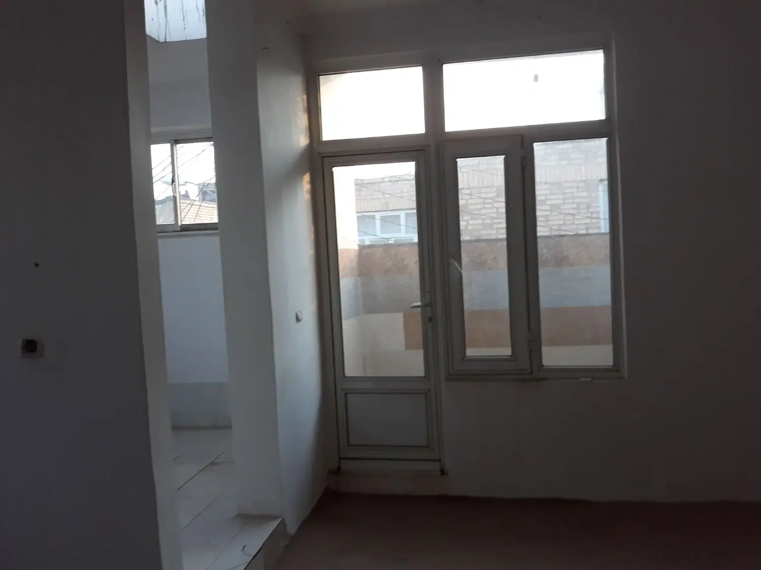 حیاط در منجم حدادزاده ۱