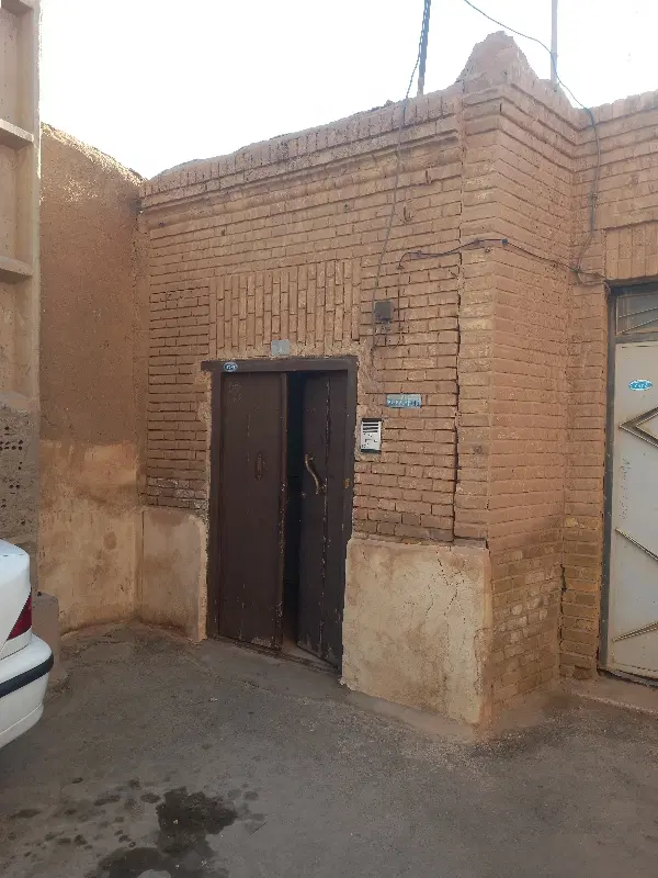 خانه کلنگی در سادات خشرو