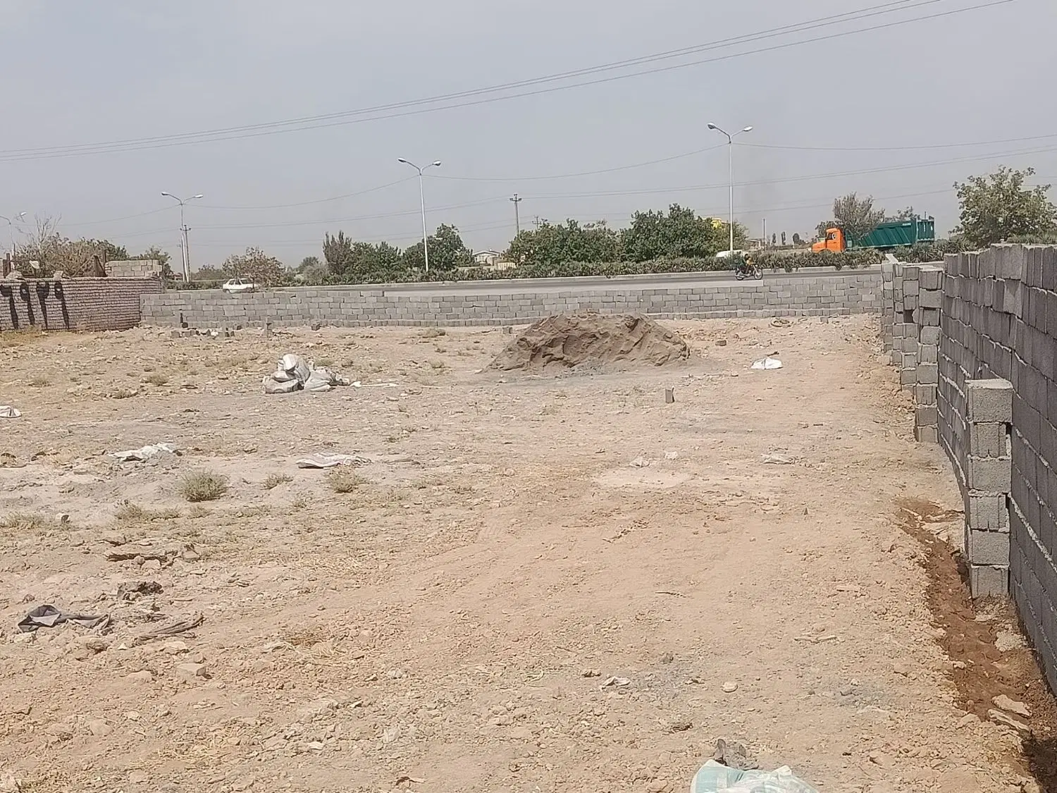 زمین فروشی