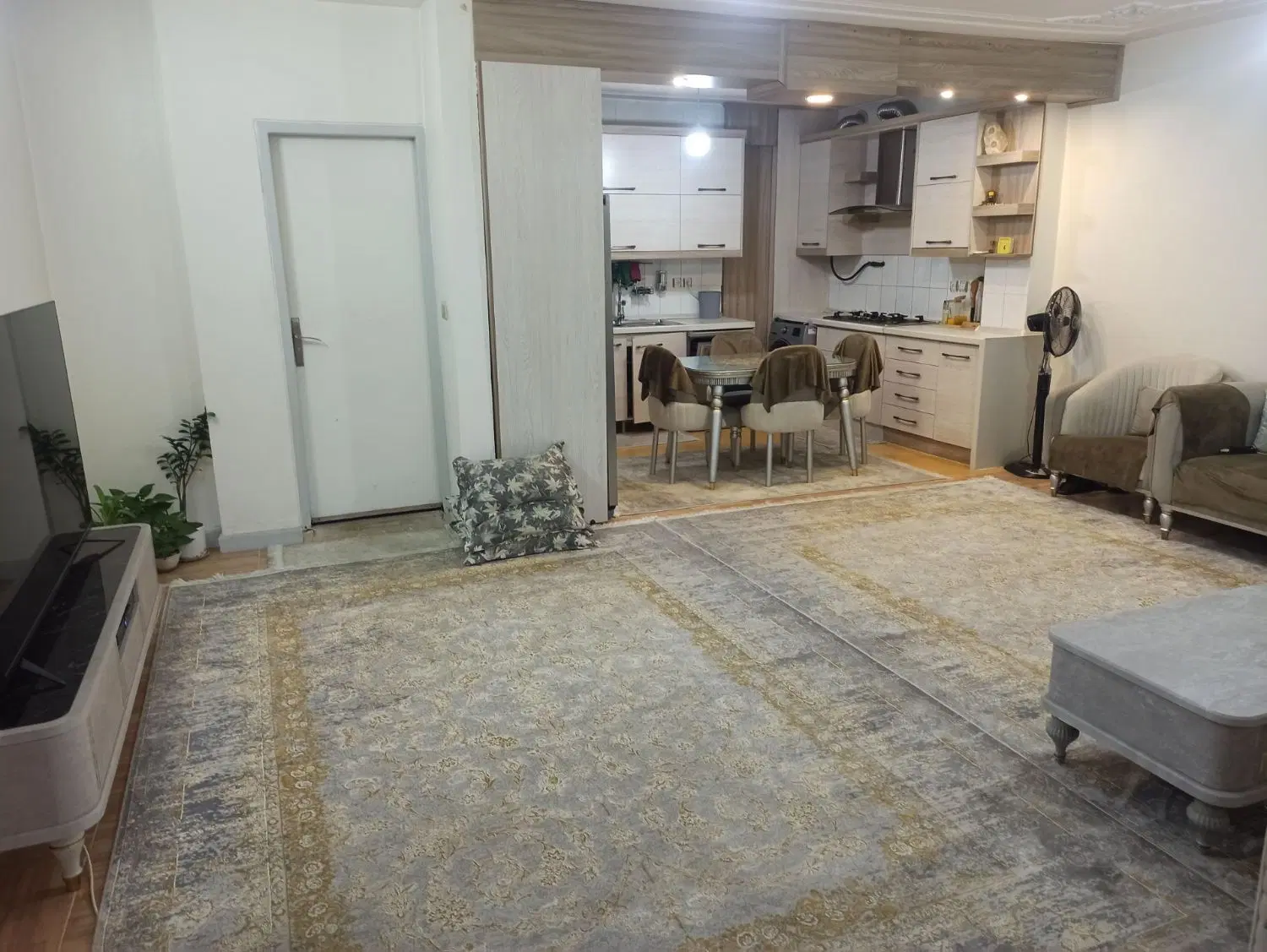 همکف حیاط دار راه جدا حیاط اختصاصی خیابان عطار