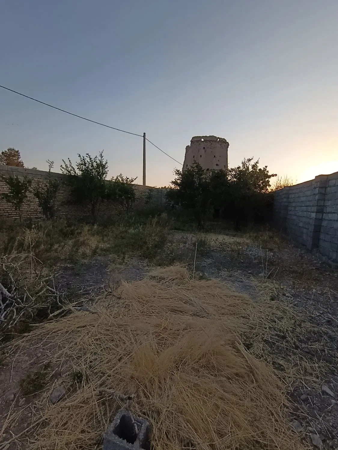 زمین خانه باغ اسحاق اباد