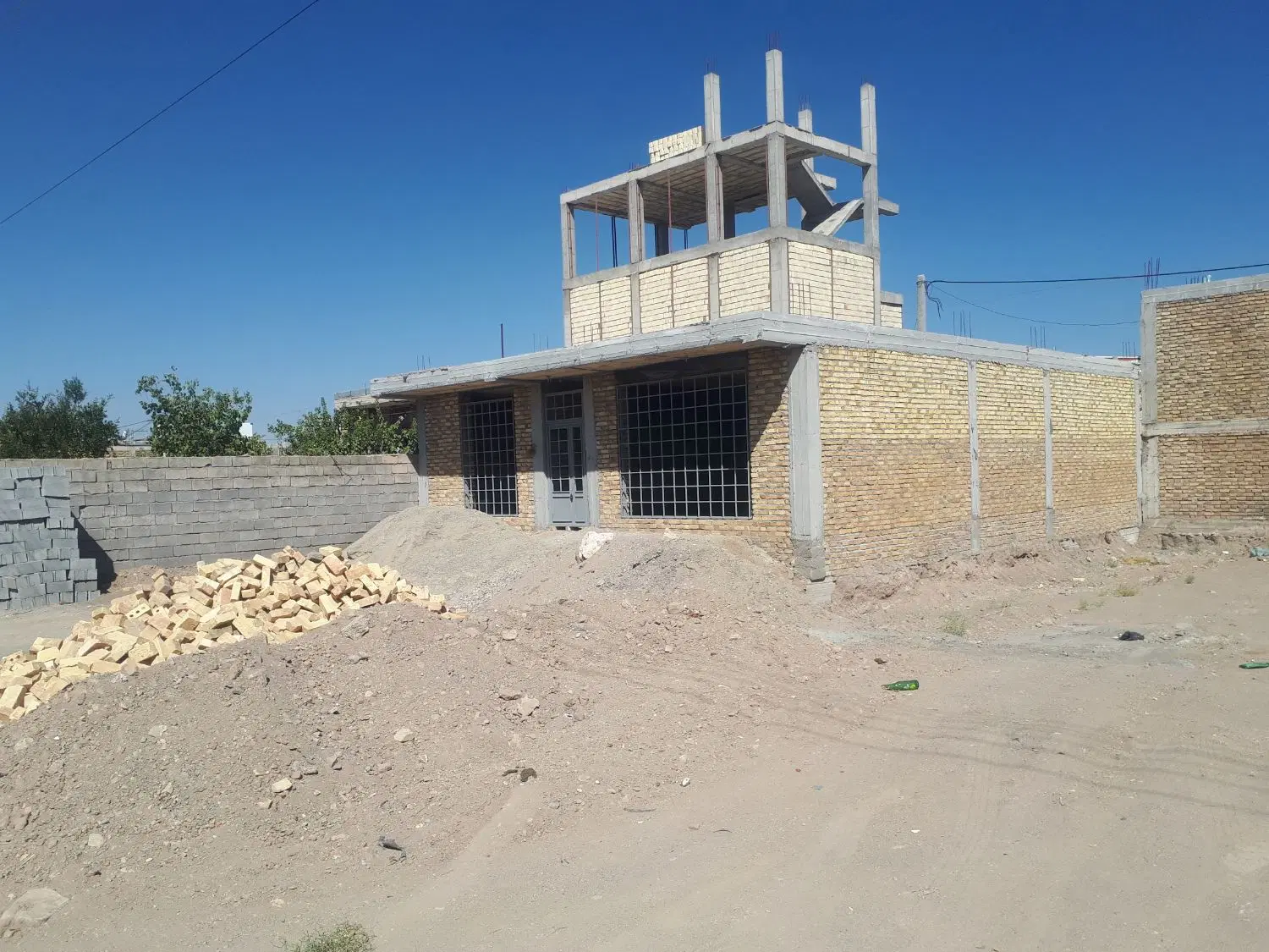 خانه نیمه ساز