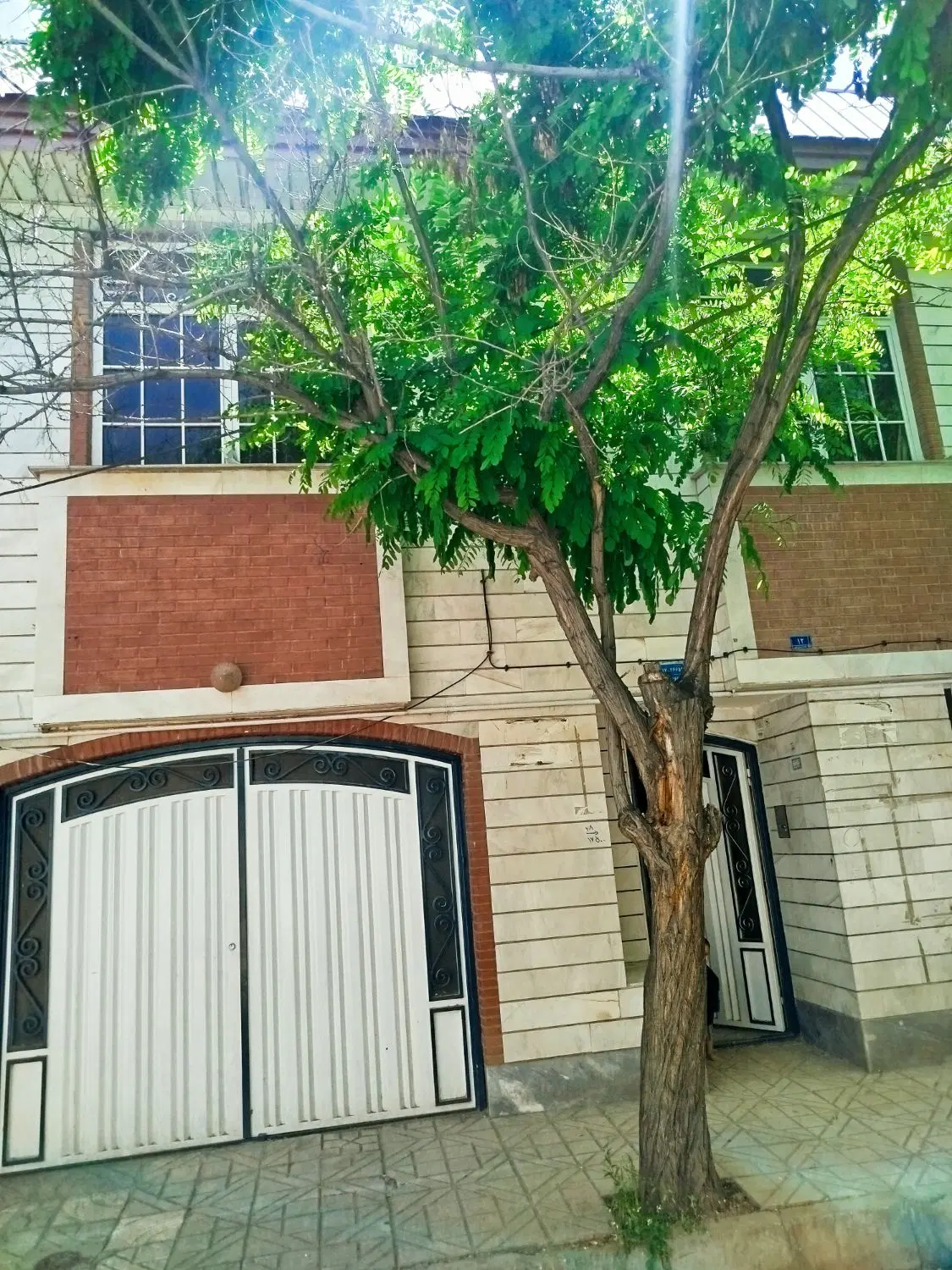 مینودر کلنگی ۱۷۴ متر زمین جنوبی