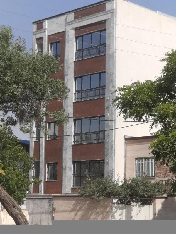 تکواحدی ۱۰۳ متر ولیعصر