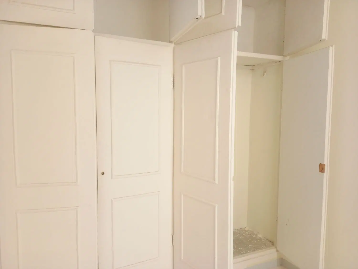آپارتمان اندیشه پارکینگ