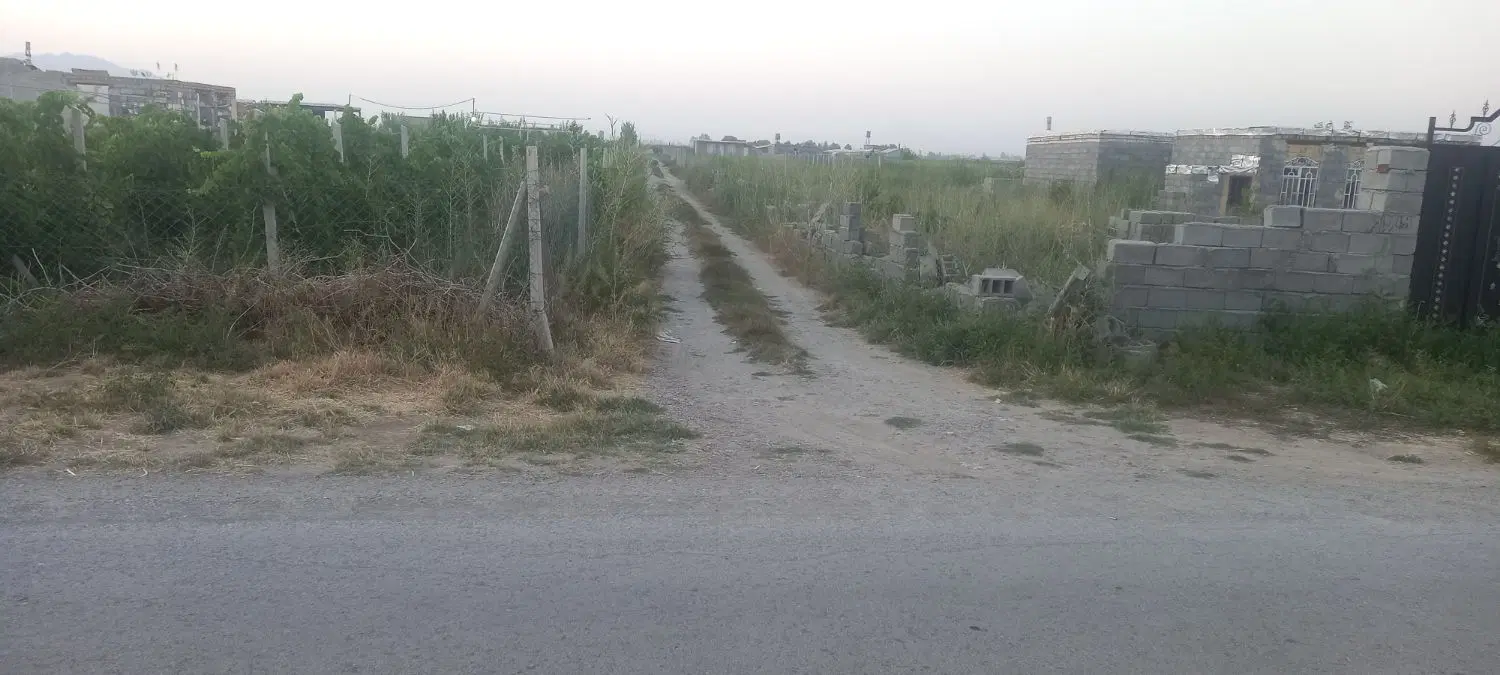 ۱۰۰۰ متر زمین بر آسفالت
