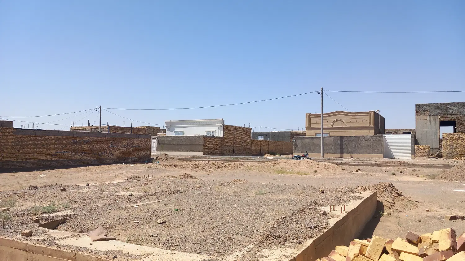 زمین مسکونی