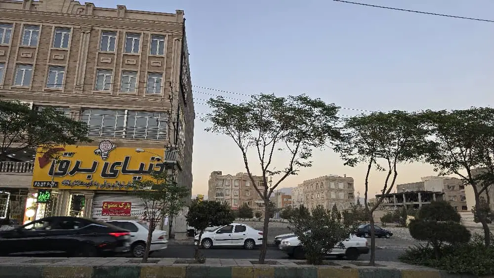 400 متر زمین تجاری با ابعاد 20 در 20