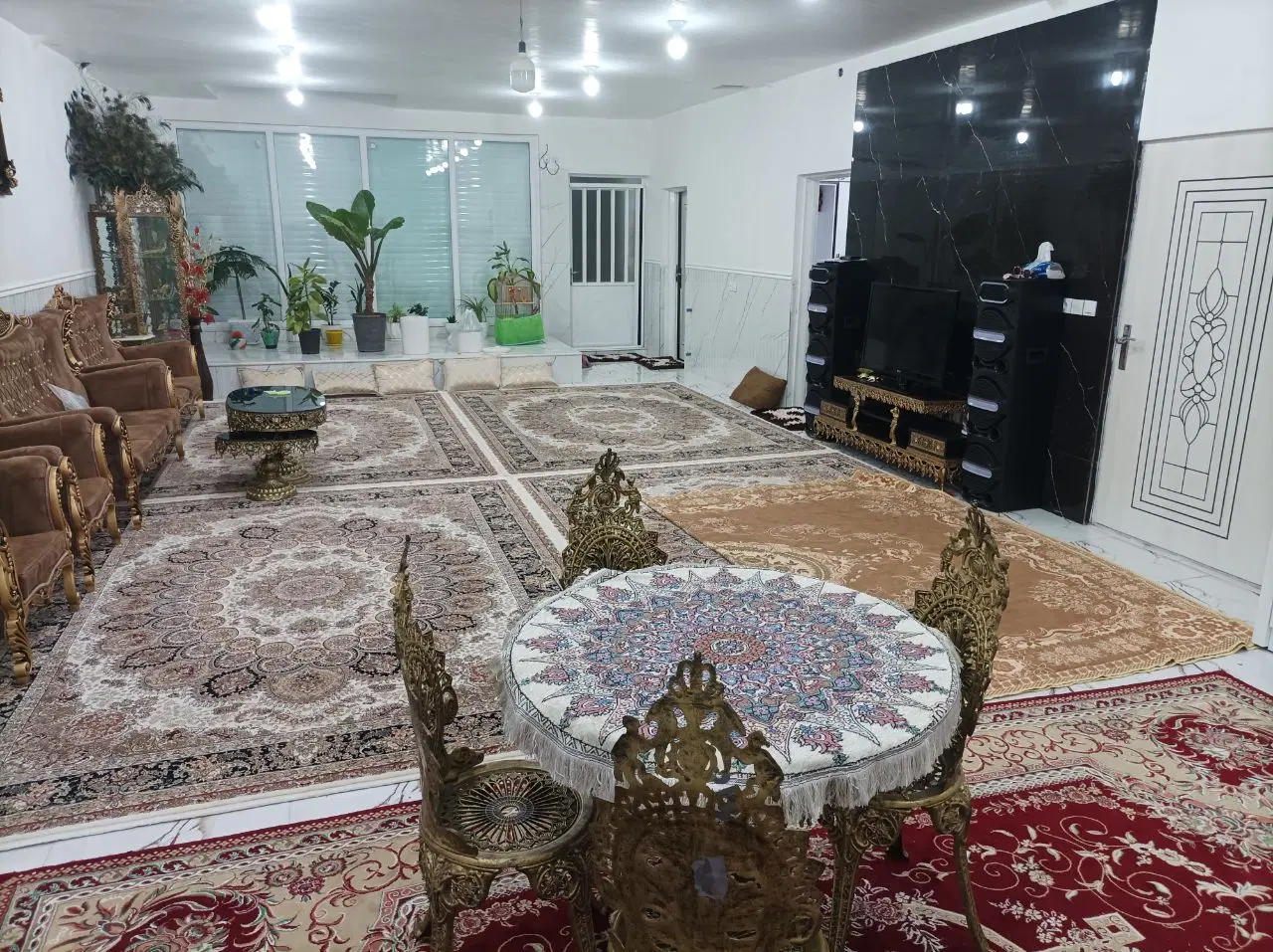 ساختمان ویلایی دوطبقه ۲۸۰متری درشهرمومن آباد