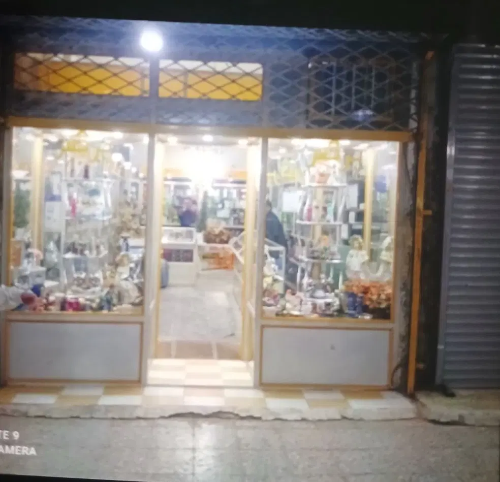 مغازه تجاری24 متری اول پاساژ علویان سمت چپ