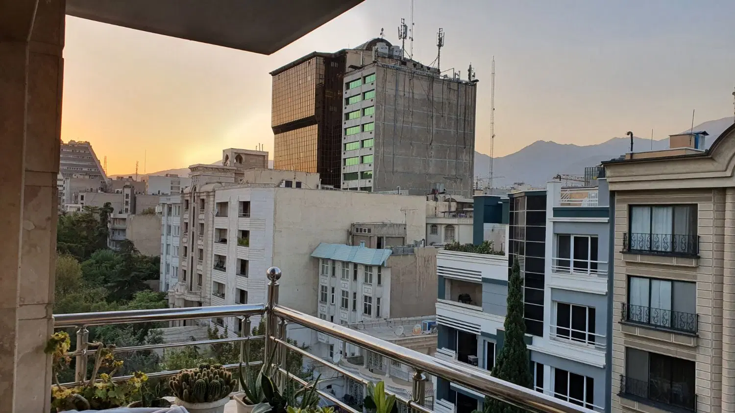 آپارتمان ۹۹ متر
