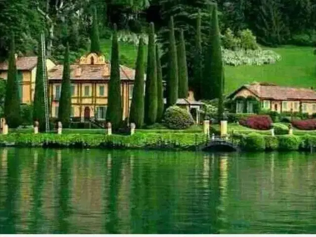 واحد 2خوابه نوساز وشیک. مرکز شهر، بندر دیر
