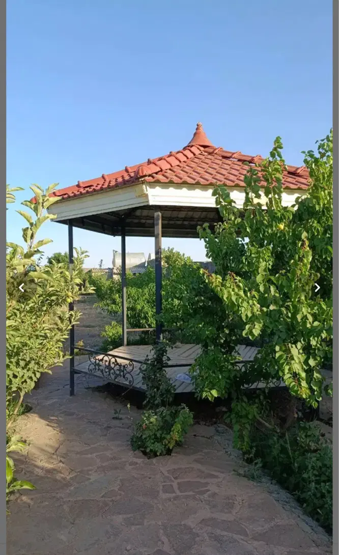 باغ  ۱۲۰۰ متری