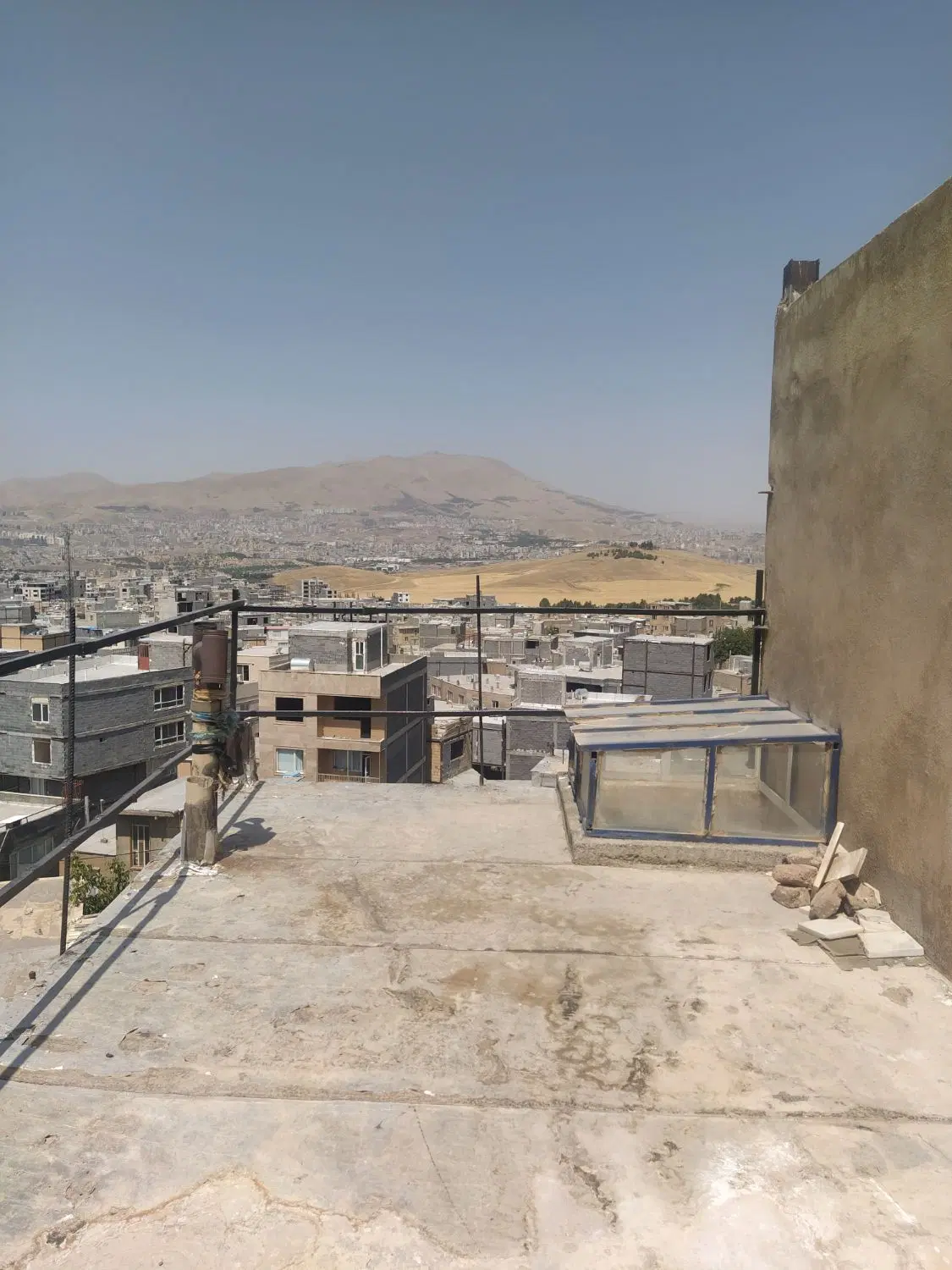 دوشان، سه طبقه ۶۰ متری