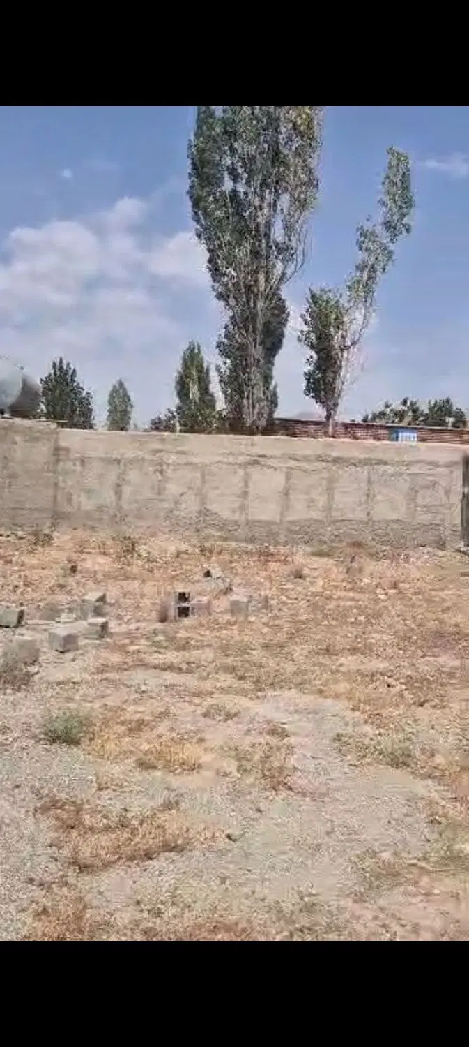 زمین چهاردیواری ۳۰۰متر توکردان شمالی روبروی امیران