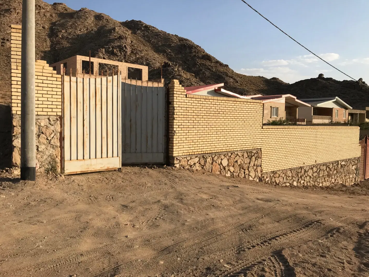 باغ نیمه ساز سنیج