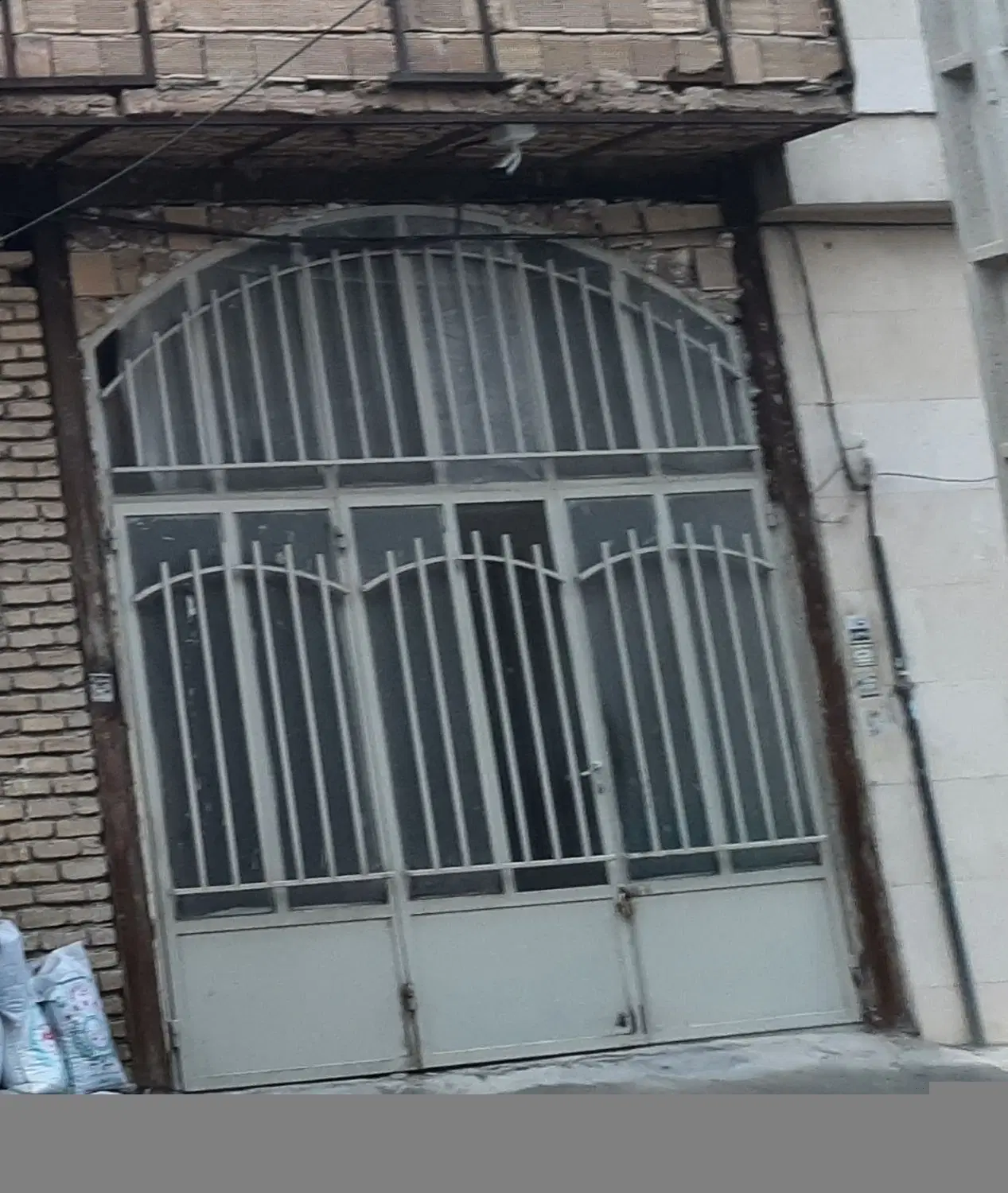انباری،پارکینگ۲۲بهمن
