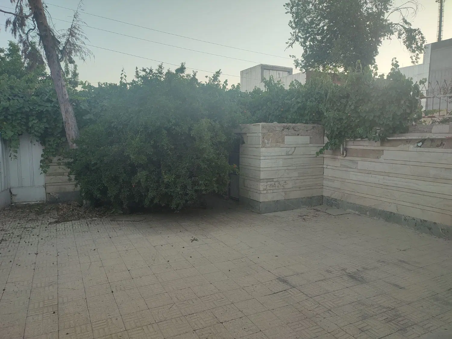 ملک ویلایی در زمین شهری