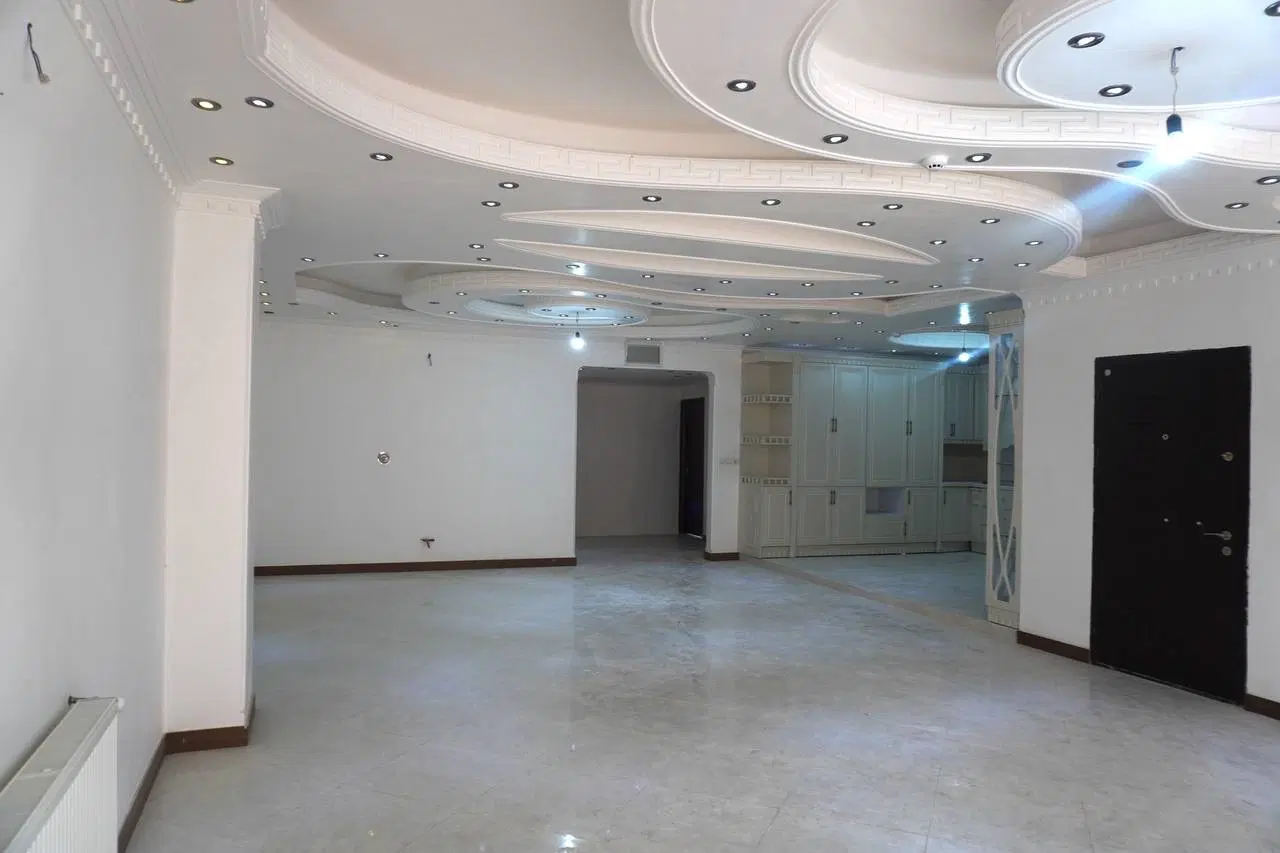اپارتمان سه خوابه