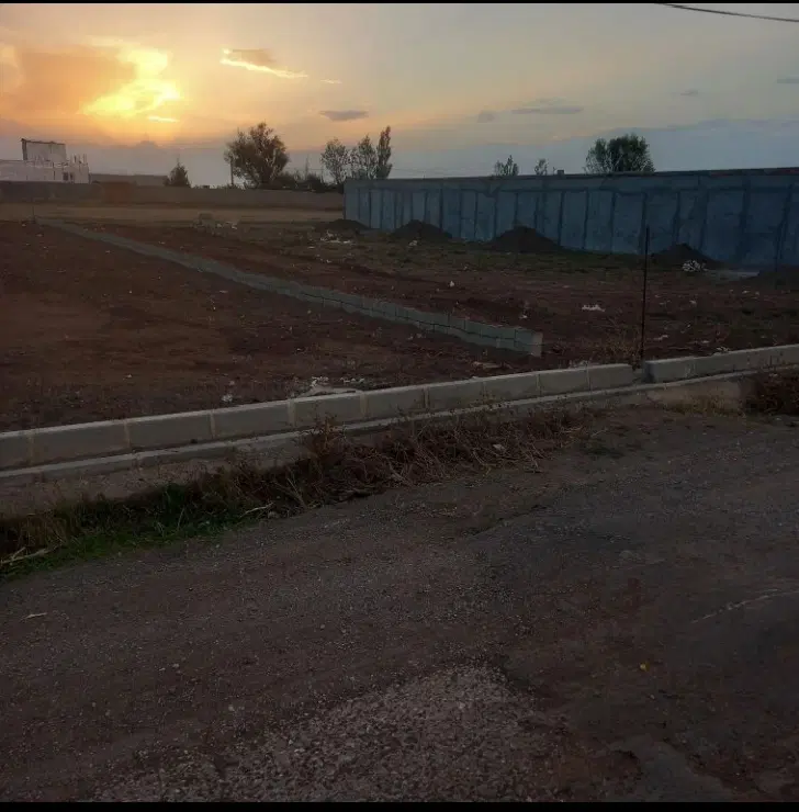 زمین مسکونی، ۷۱۰مترمربع، برخیابان