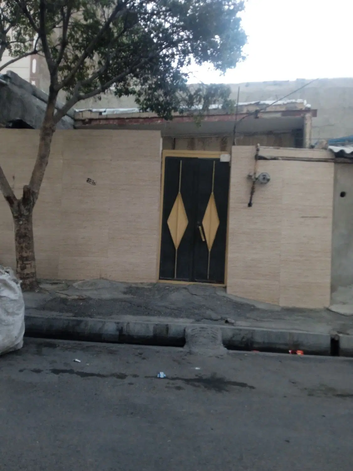 یک مورد خونه ویلایی به مساحت ۸۵ متری بهره خیابان