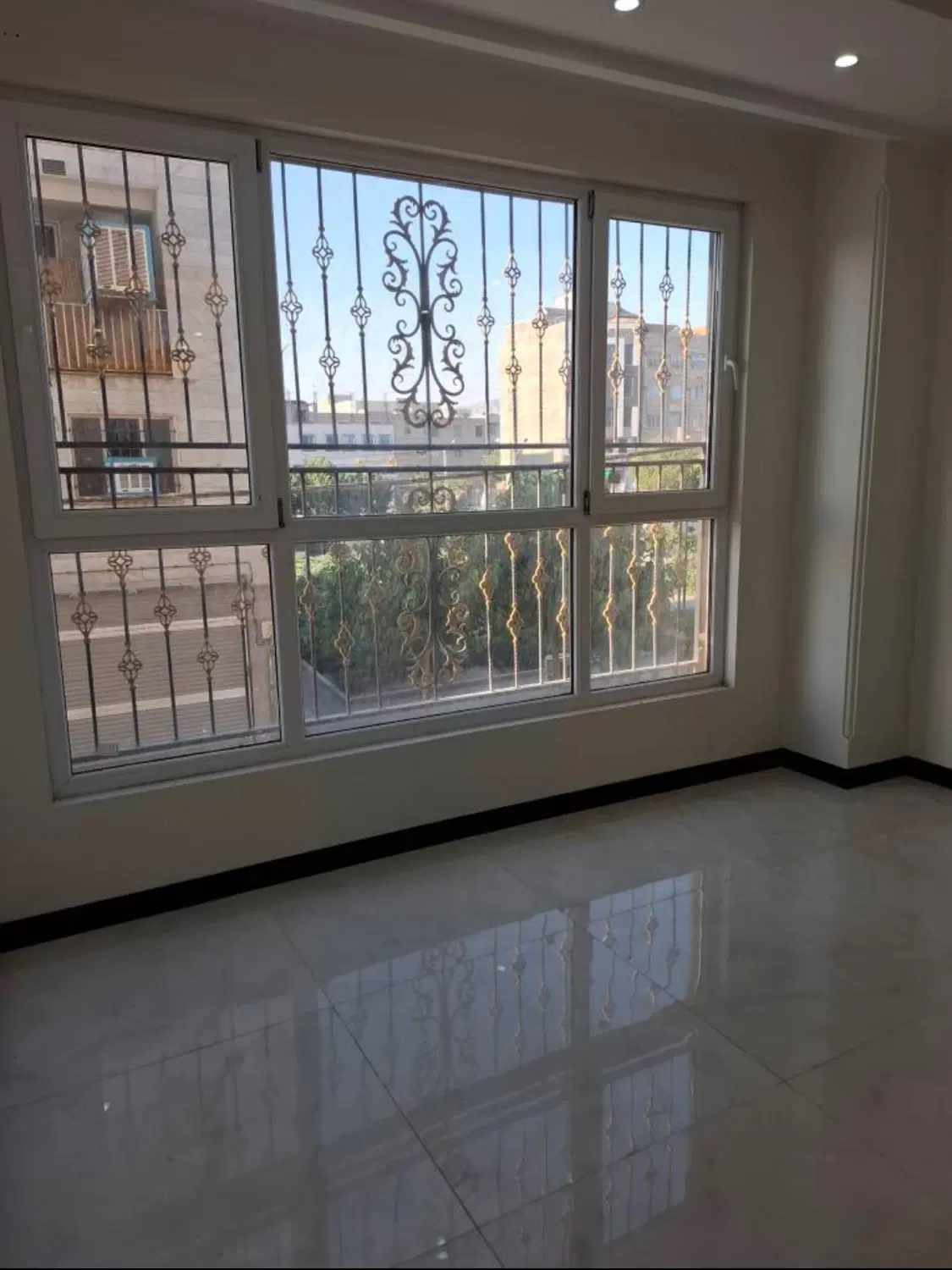 ۱۲۰ متری _  رو به نما _ فردیس _ نوساز _