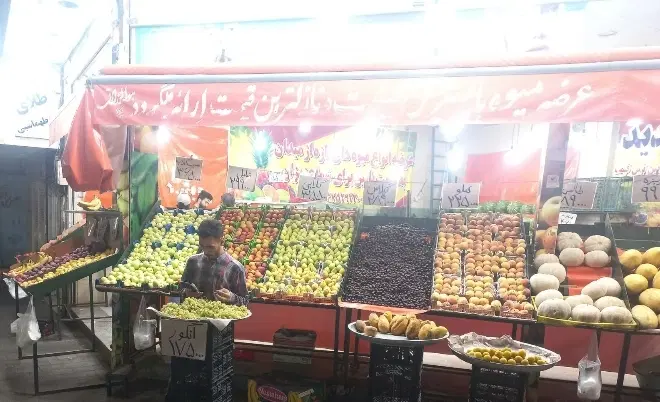 میوه فروشی با تمام وسایل اجاره داده میشود