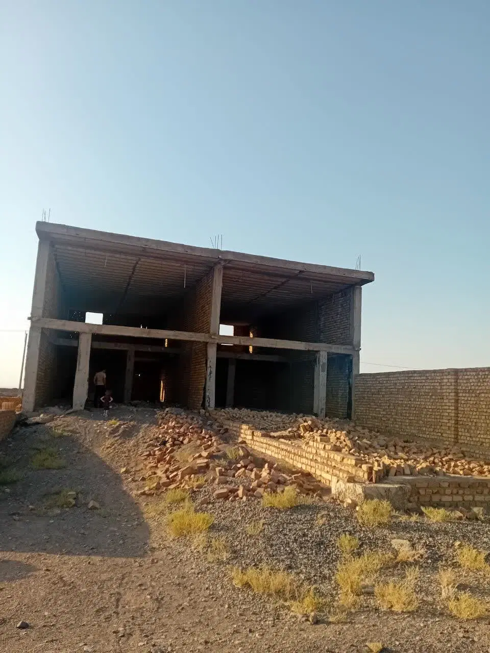 ساختمان نیمه سازدرشهرک جهادکشاورزی