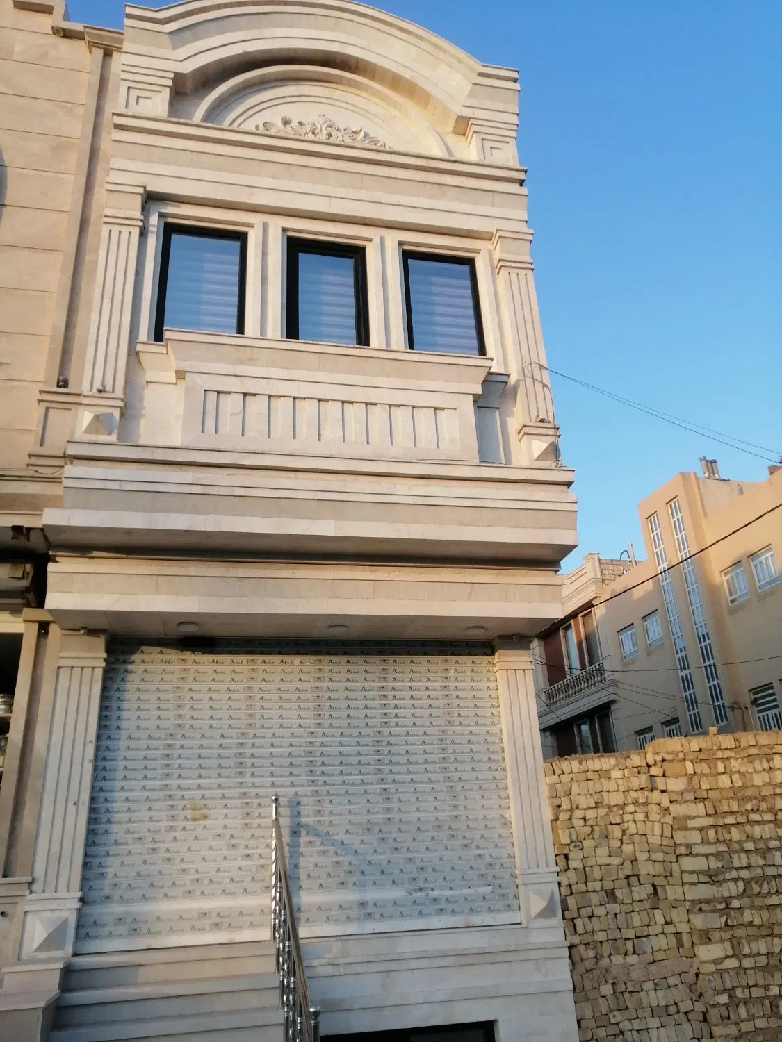 اجاره_ مغازه_ همکف و زیر زمین_ بلوار خامنه ی