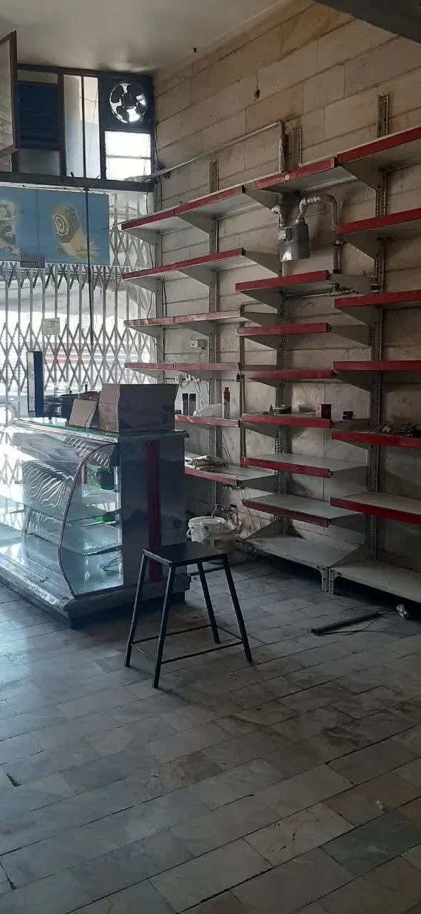 فروش یک باب مغازه  40 متری با باکن