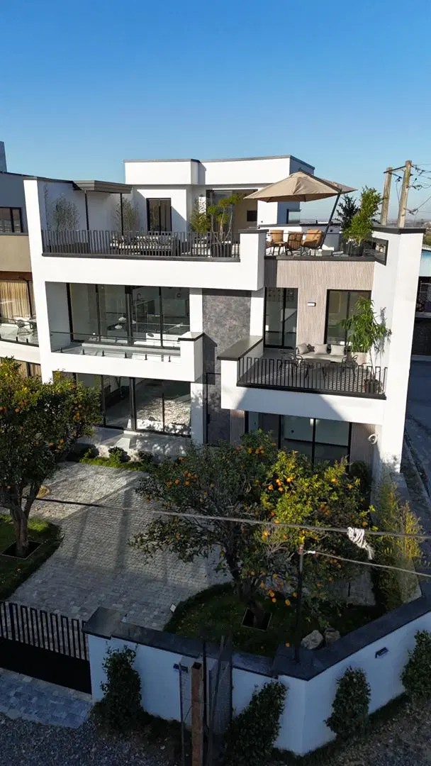 شاهکار معماری، استخر سونا_روف