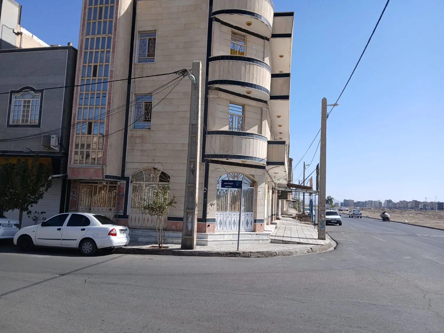 فروش اپارتمان سه طبقه
