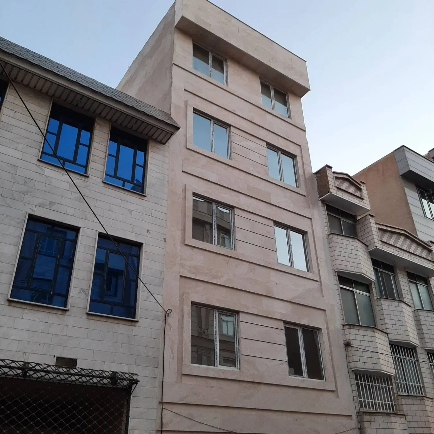 ۶۸ متری تک واحدی جنوبی بدون مالک