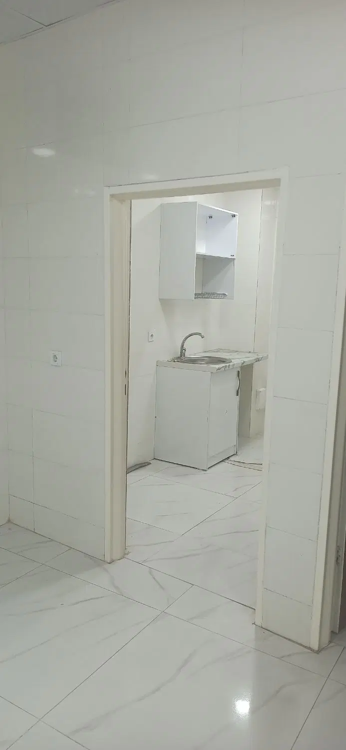 ملک تجاری اجاره ای خیابان لرا