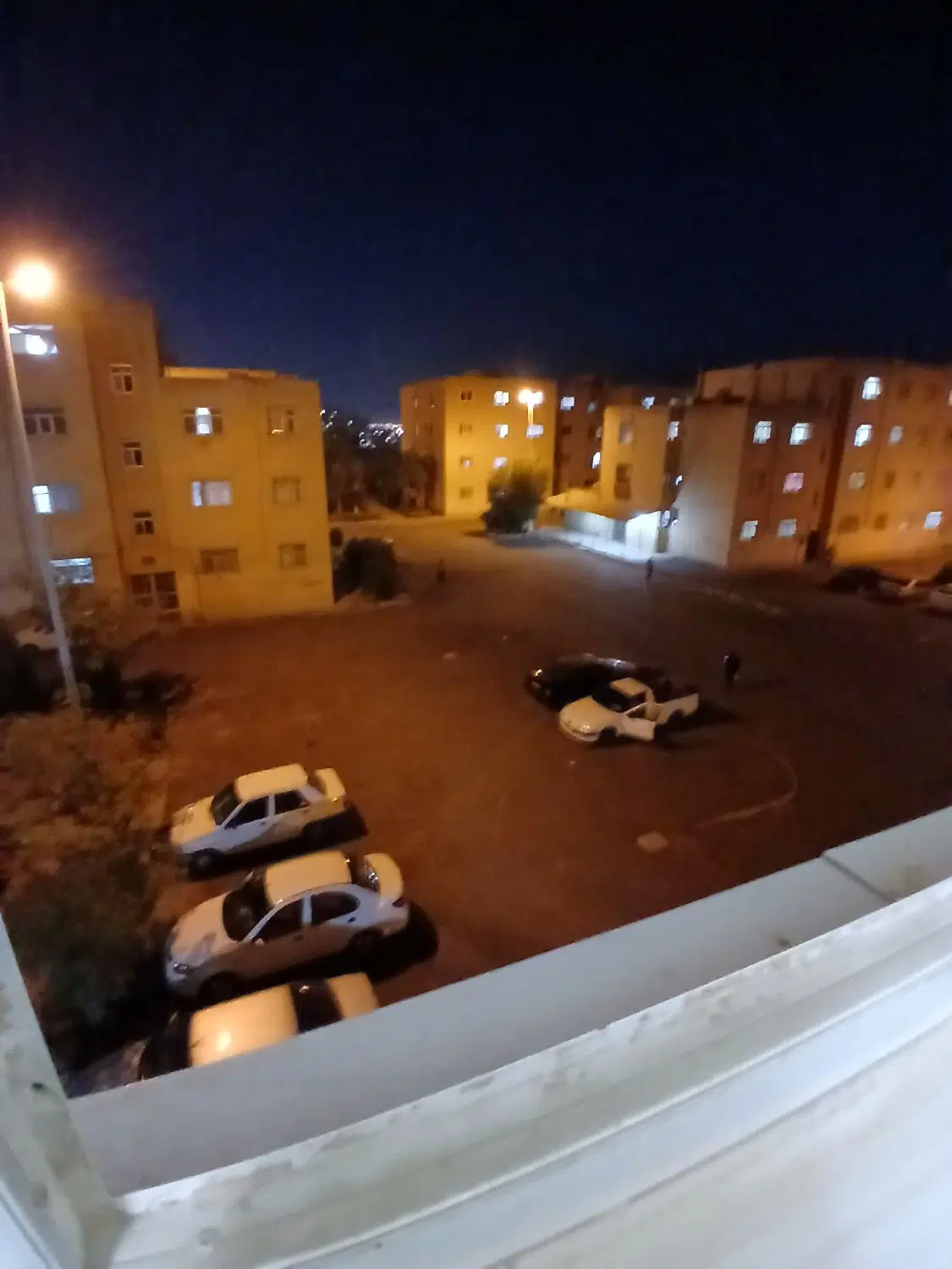 به یه نفر خانم واحد تک خواب اجاره