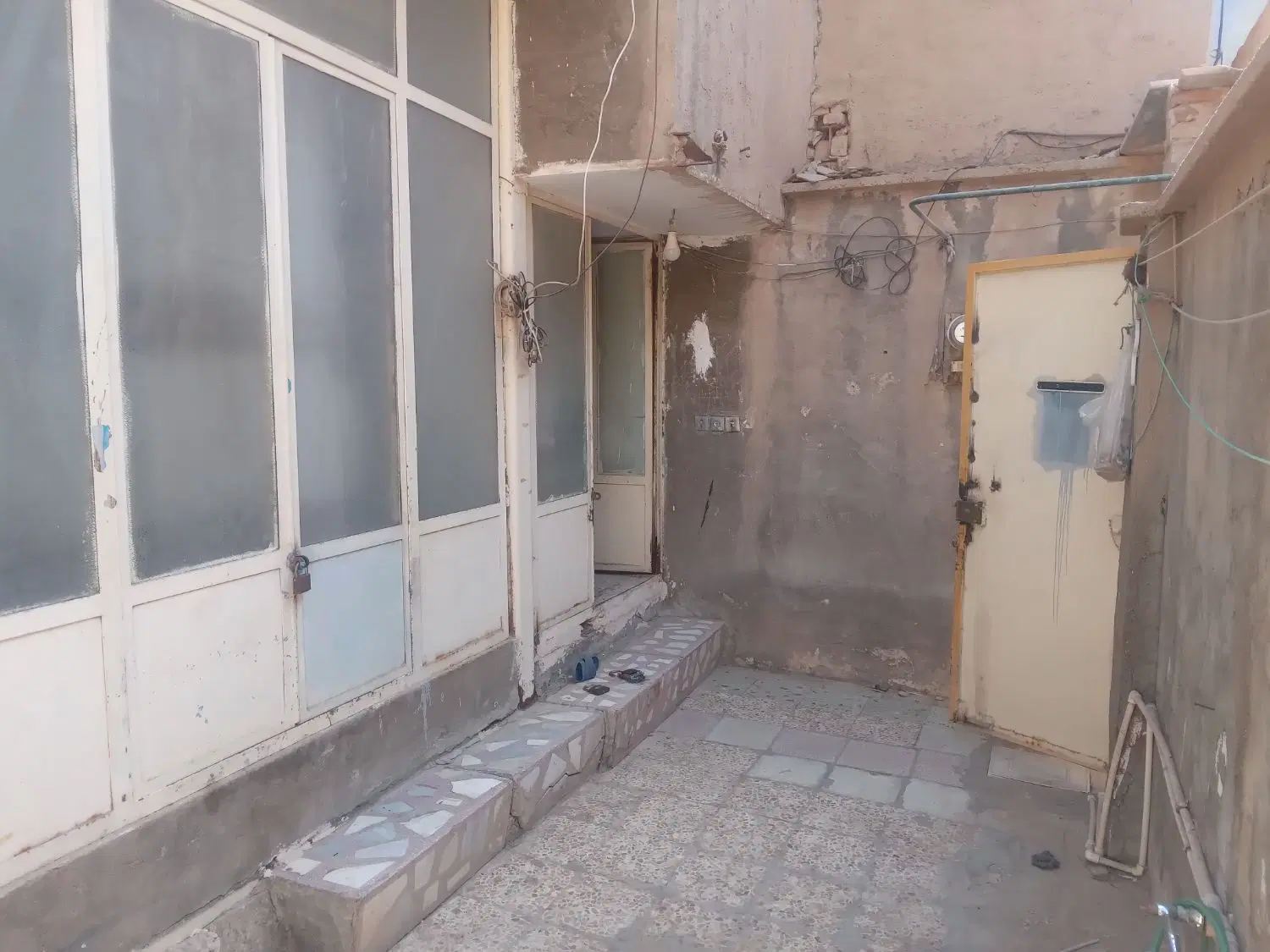 منزل ۶۹ متری