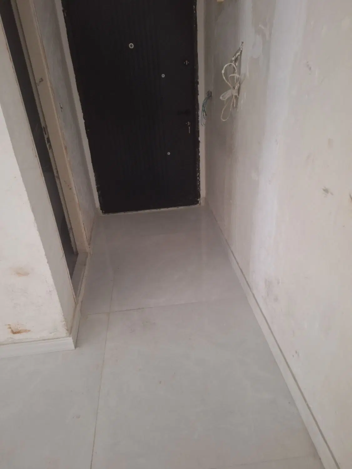 واحد ۱۰۰ مسکونی ۱داری قدیمی ساز غرق نور