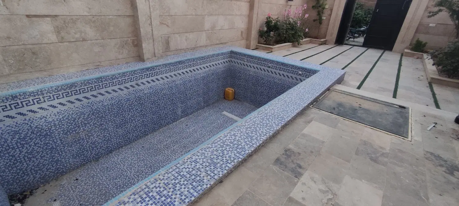 160متر باغچه ویلای نقلی و شیک