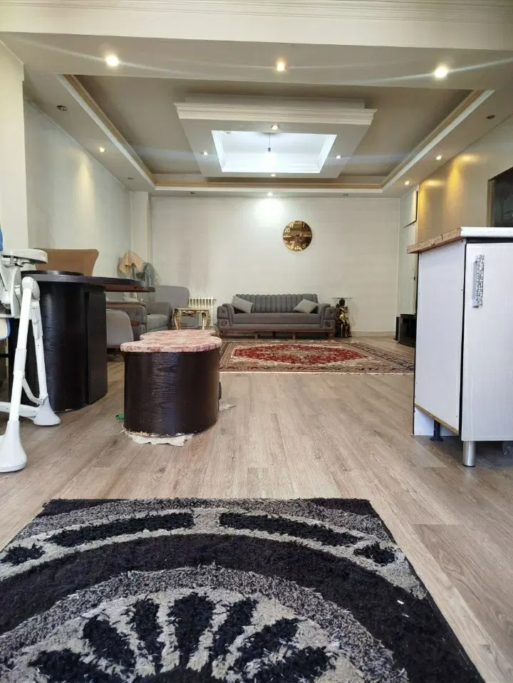 آپارتمان ۹۰ متر دو خواب تک واحدی (اوکازیون)