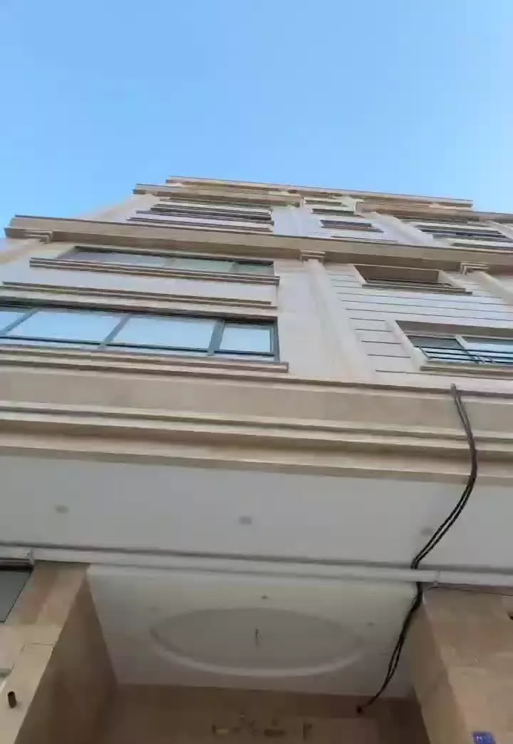 ۱۶۱متر سه خواب کلید نخورده خوش نقشه