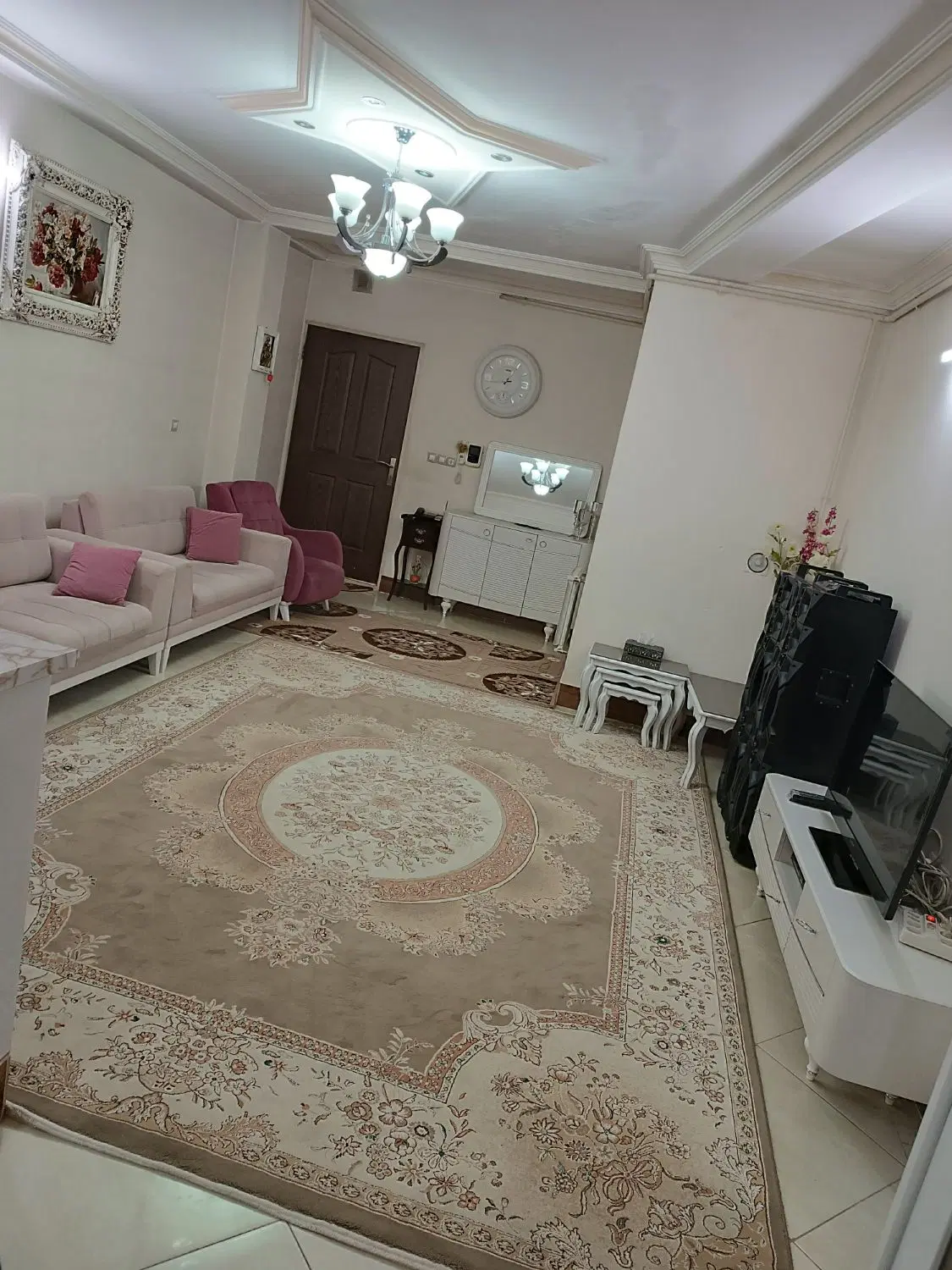 ۸۳متری نزدیک بازار