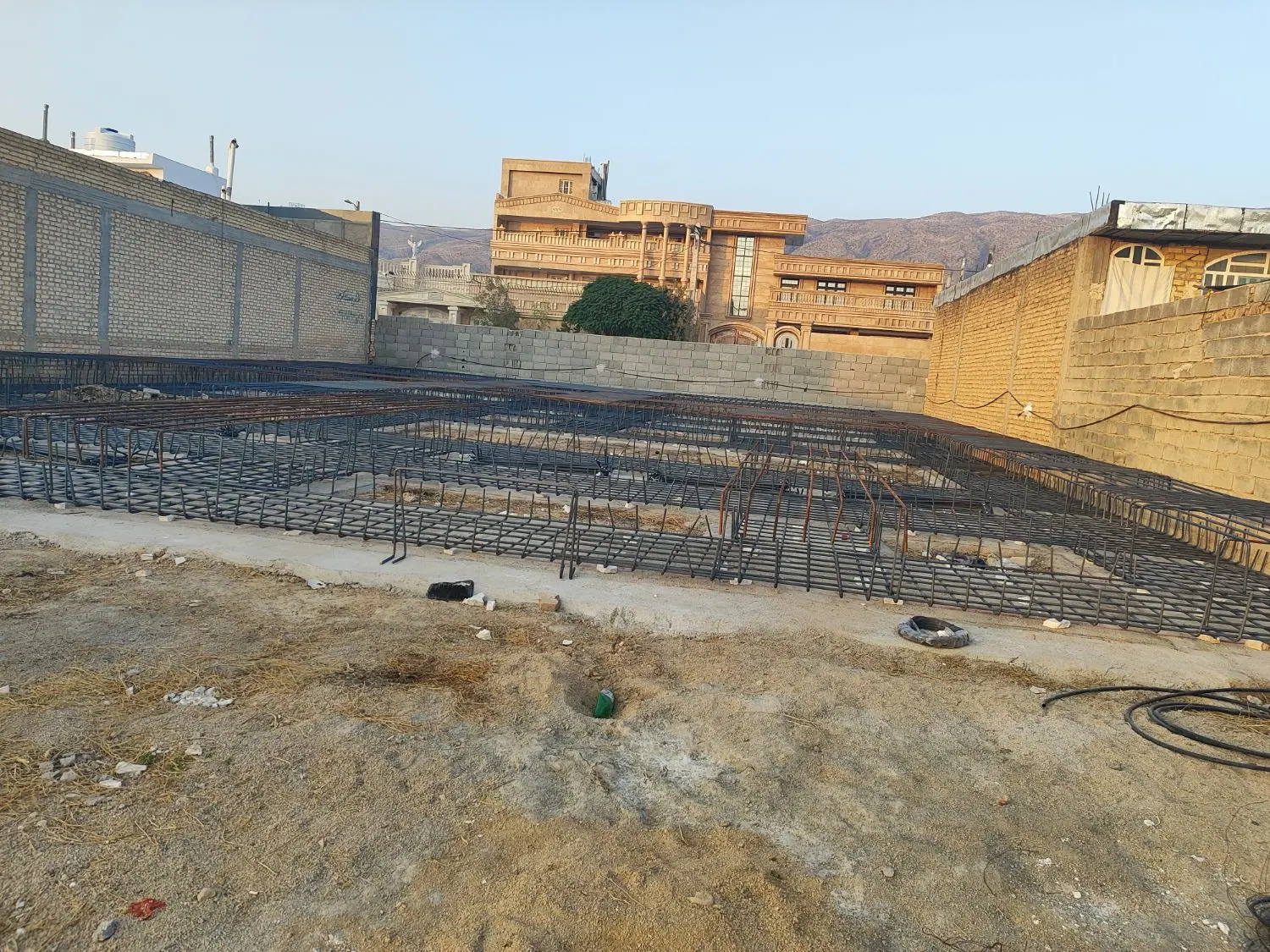پیش فروش آپارتمان سه خوابه تاپ لوکیشن باقیمت قطعی