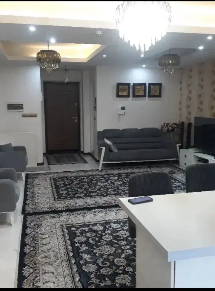 همخونه خانم نیازمندیم