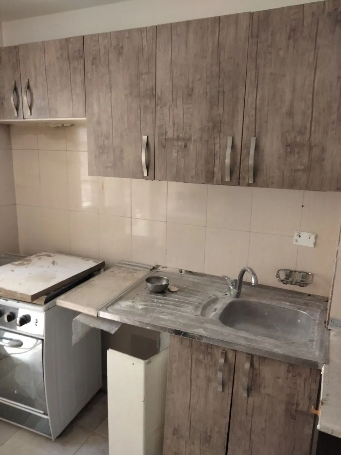 سه طبقه آپارتمان با دو پارکینگ یکجا فروش