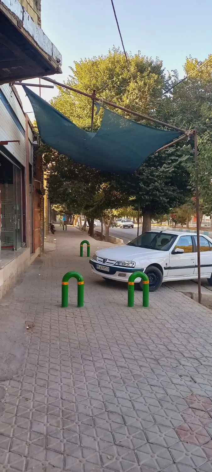 کارگاه تجاری شهرابریشم روبروی ایران خودرو