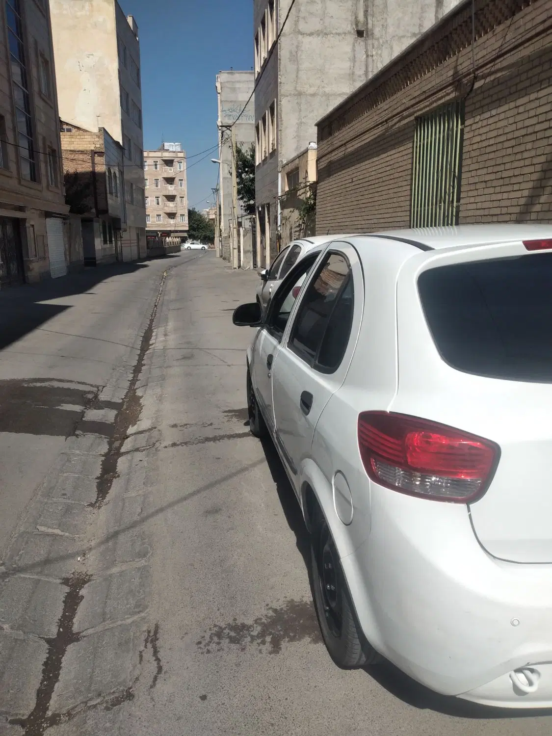 ۲۳۵ مترخانه  بامغازه و۲واحد ۹۰متری باسند دراردبیل